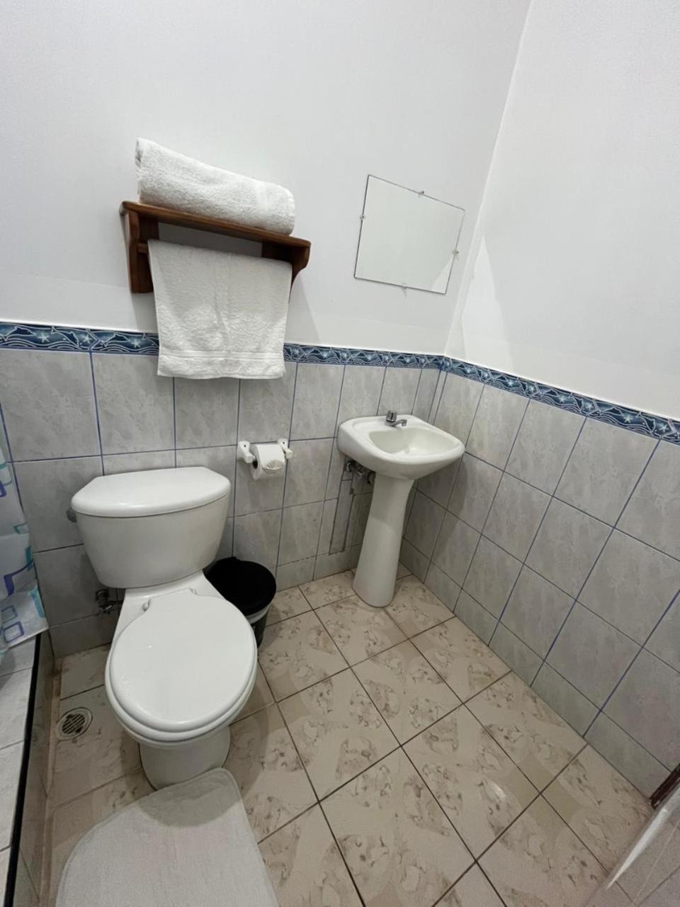 Hostal Neptuno - Poseidon Puerto Villamil Exterior foto